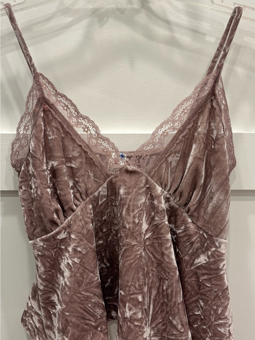 I Joah Y2K Crushed Velvet Lace Trim Babydoll Crop Top in Mauve Pink